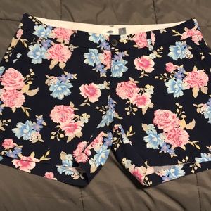 Old Navy floral shorts size 12